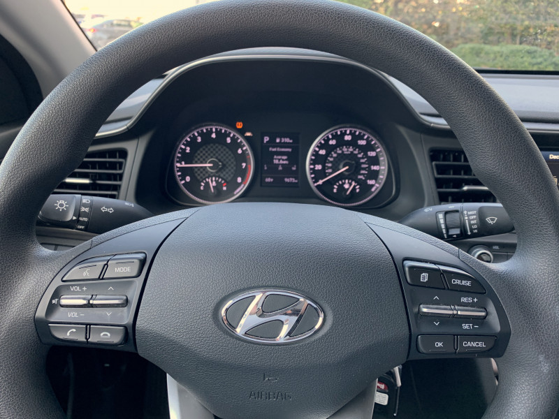 Hyundai Elantra pic #2150