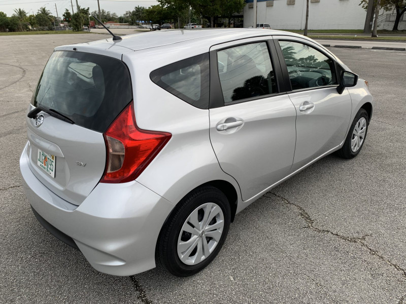 Nissan Versa Note for hire