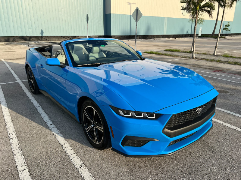 Ford Mustang alquiler del coche