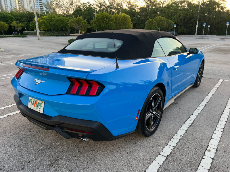 Ford Mustang pic #3222