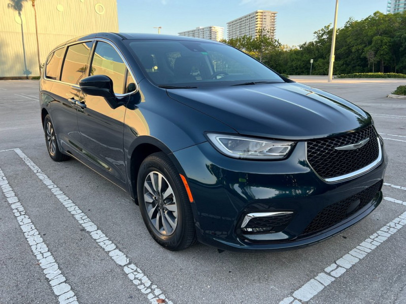 Chrysler Pacifica Hybrid aluguel do carro