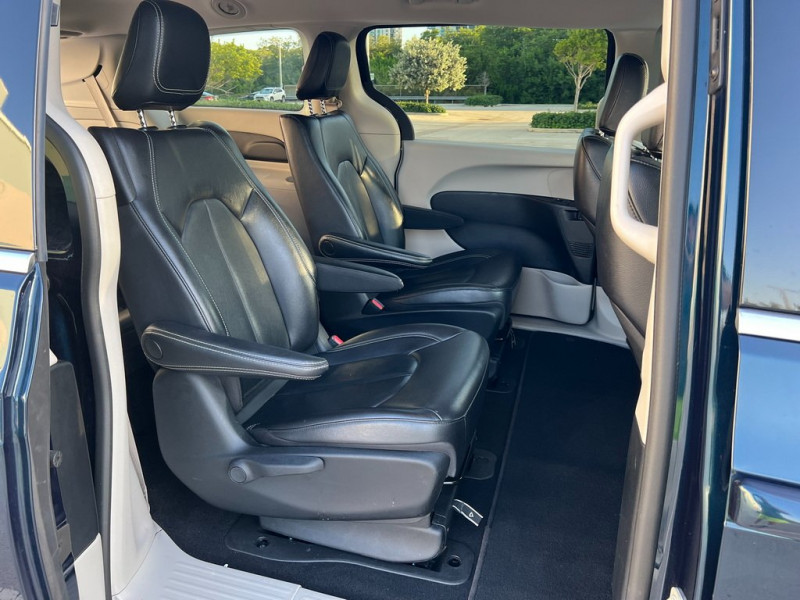 Chrysler Pacifica Hybrid pic #3368