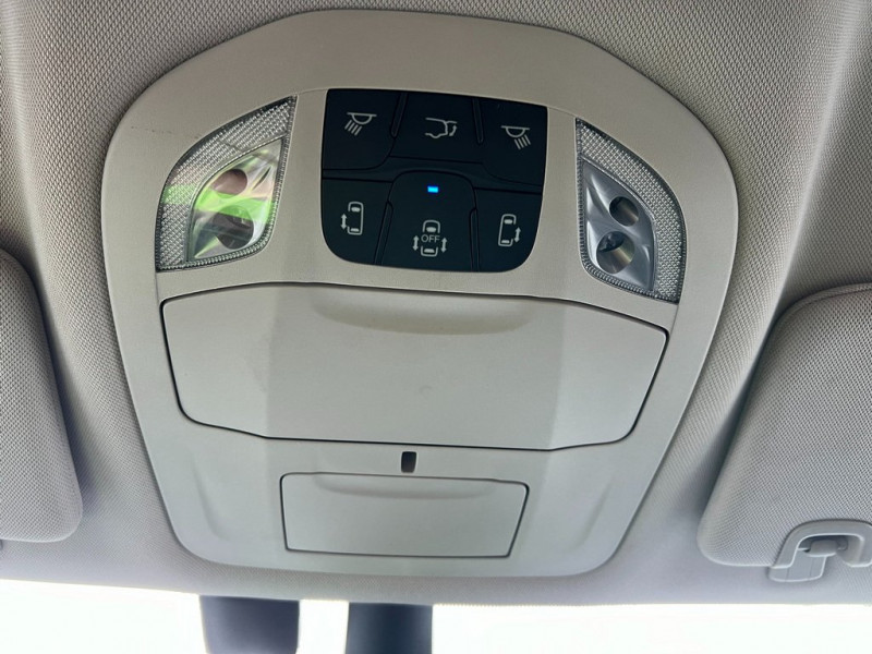 Chrysler Pacifica Hybrid pic #3390