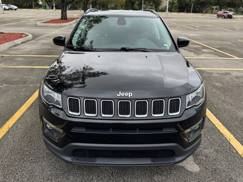 Jeep Compass alquiler de coche