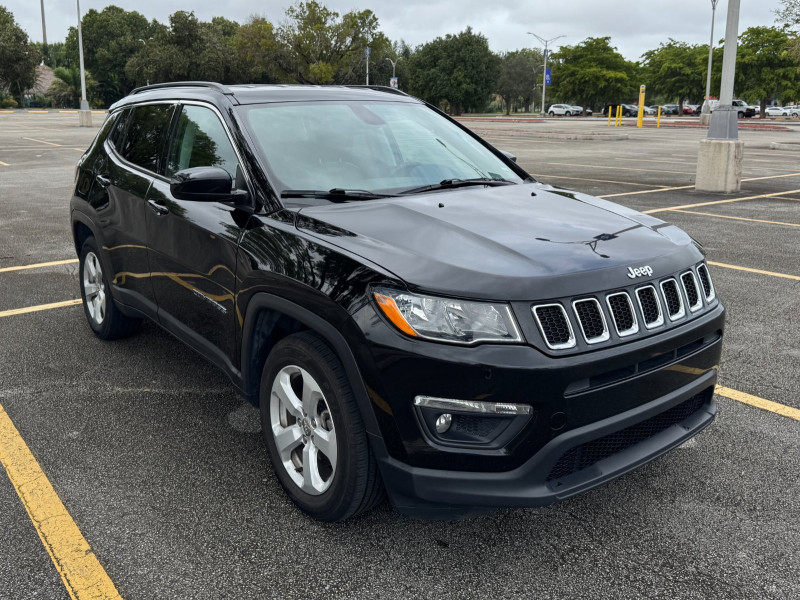 Jeep Compass alquiler del coche