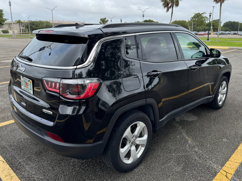 Jeep Compass renta de auto