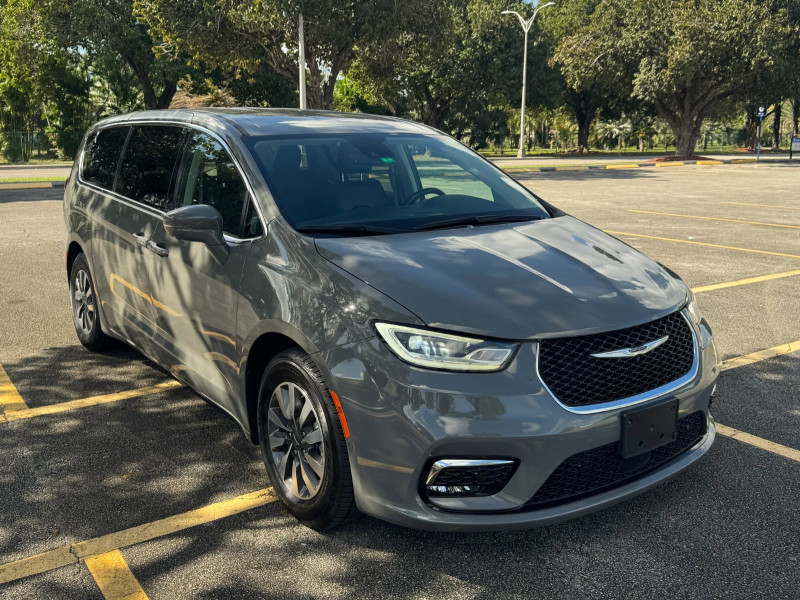 Chrysler Pacifica Hybrid rental