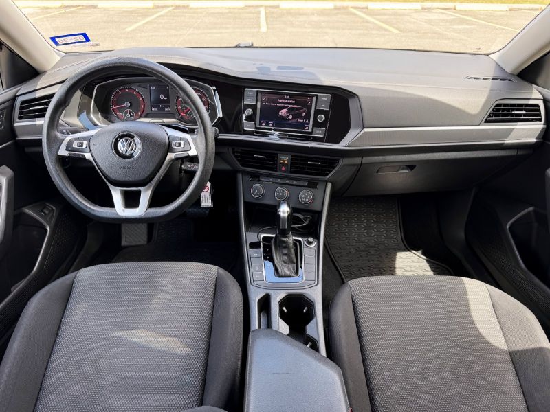 VW Jetta pic #5054