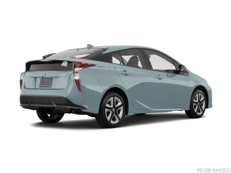Toyota Prius Four автопрокат