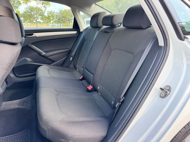VW Passat pic #5248