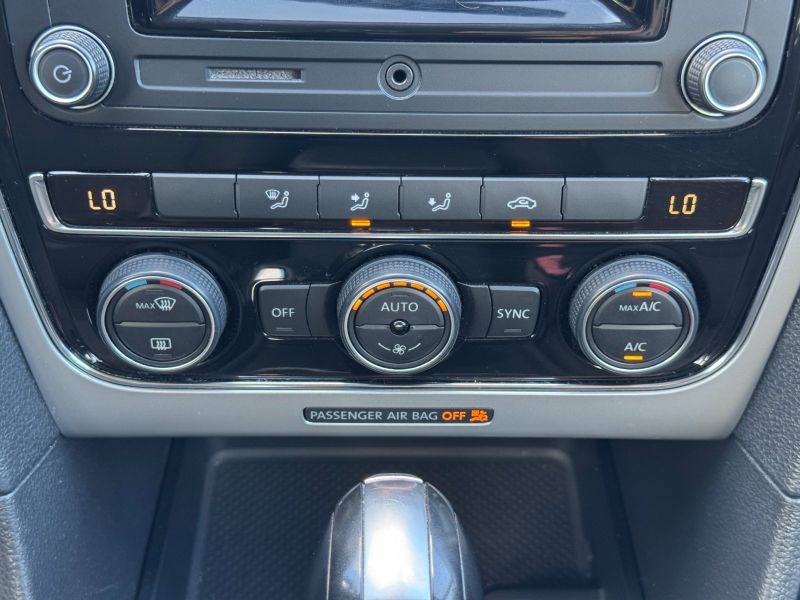 VW Passat pic #5258