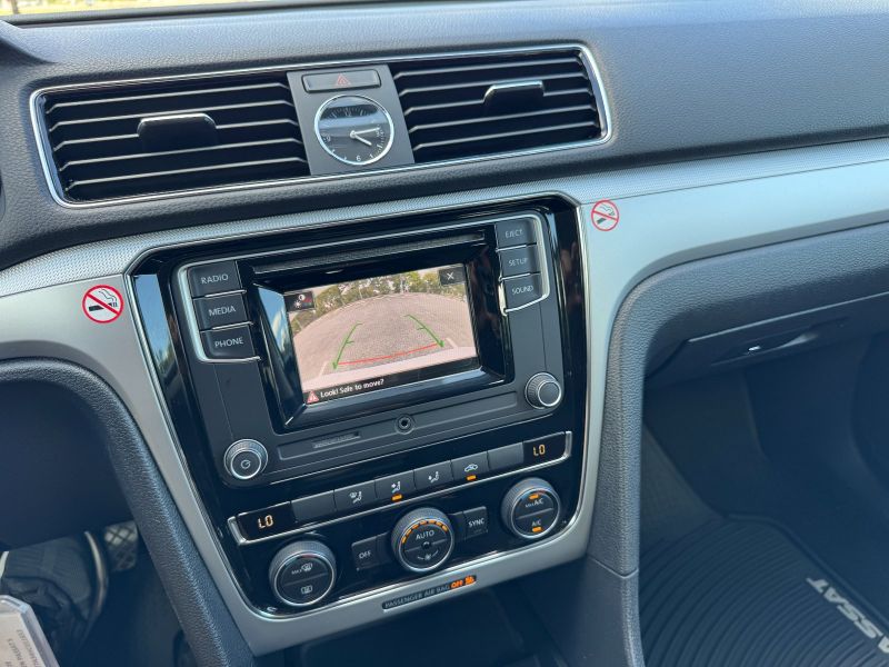 VW Passat pic #5261