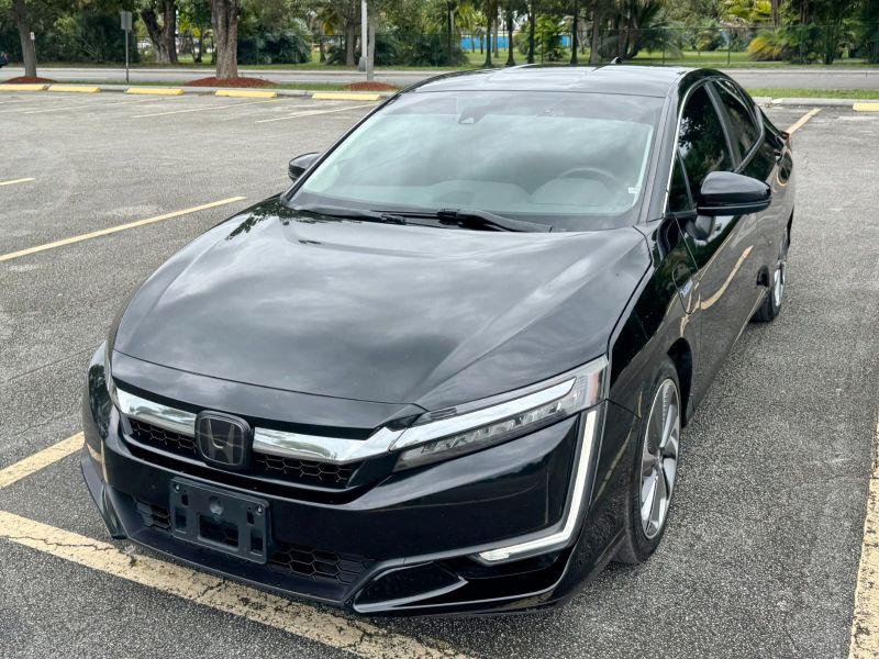 Honda Clarity Plug-In Hybrid uzun süreli kiralama Miami, Florida'da