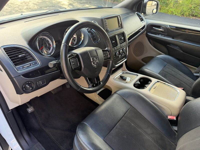 Dodge Grand Caravan pic #5529