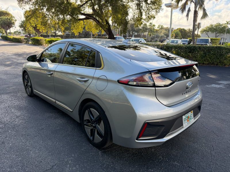 Hyundai Ioniq Hybrid  pic #5602