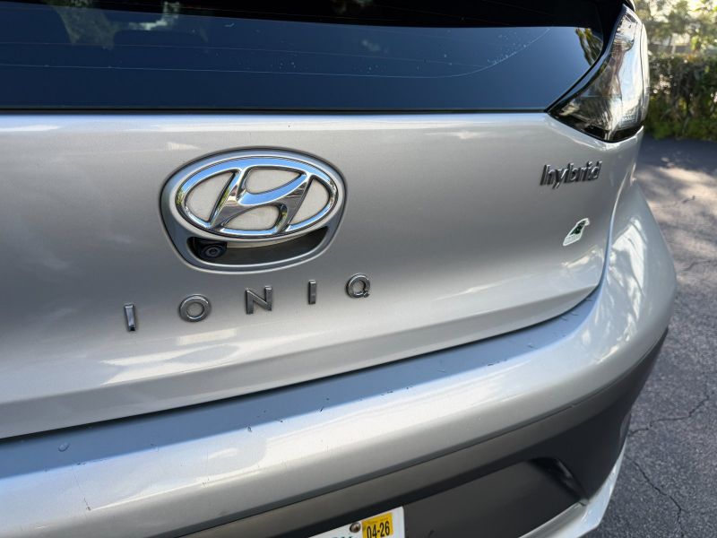 Hyundai Ioniq Hybrid  pic #5603