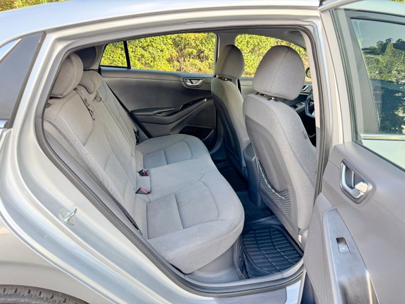 Hyundai Ioniq Hybrid  pic #5609