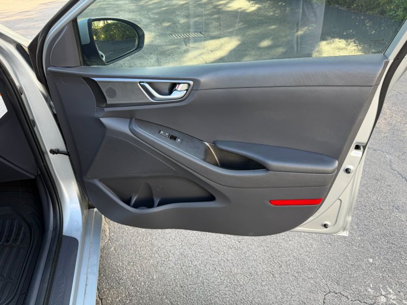 Hyundai Ioniq Hybrid  pic #5612