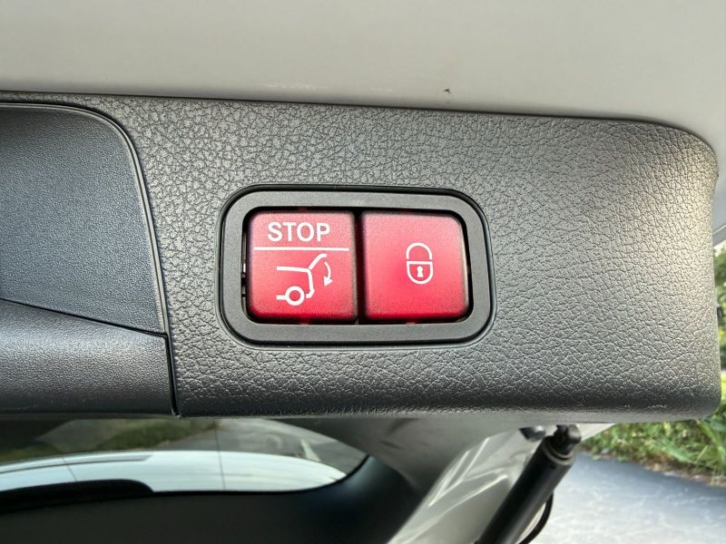 Mercedes-Benz GLB 250 pic #5858