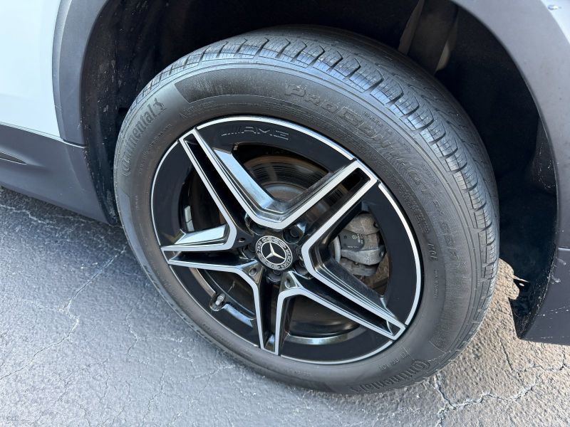 Mercedes-Benz GLB 250 pic #5861