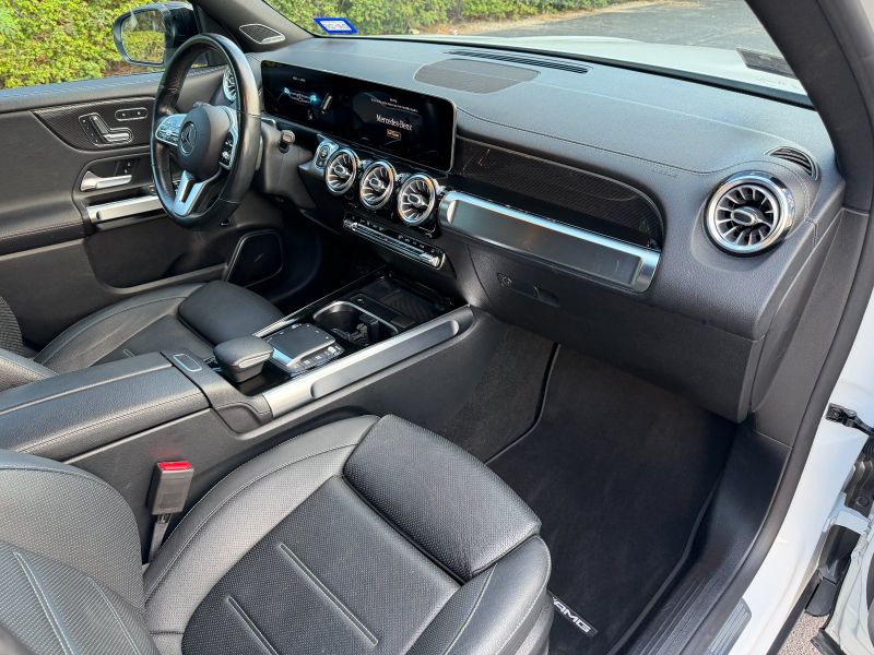 Mercedes-Benz GLB 250 pic #5871