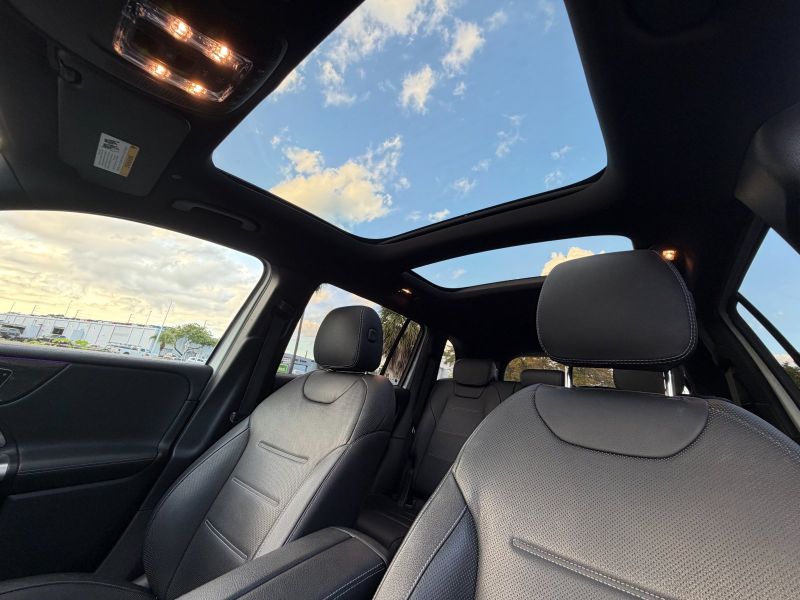 Mercedes-Benz GLB 250 pic #5881