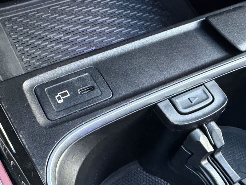 Mercedes-Benz GLB 250 pic #5891