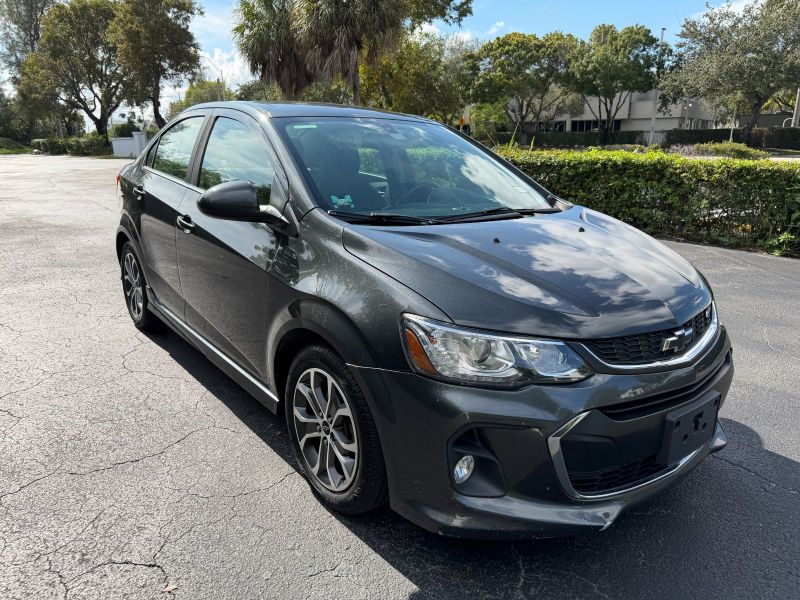 Chevrolet Sonic aluguel do carro
