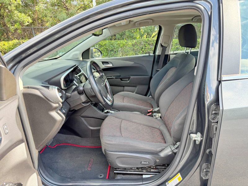 Chevrolet Sonic pic #5927