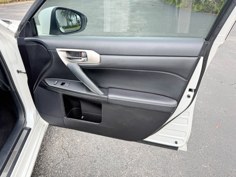 Lexus CT200 Hybrid pic #6178