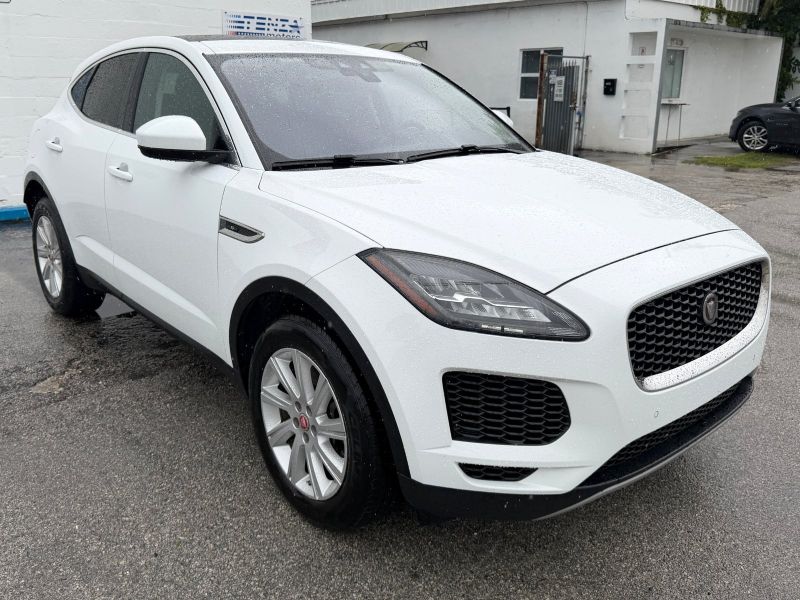 Jaguar E-Pace S à louer