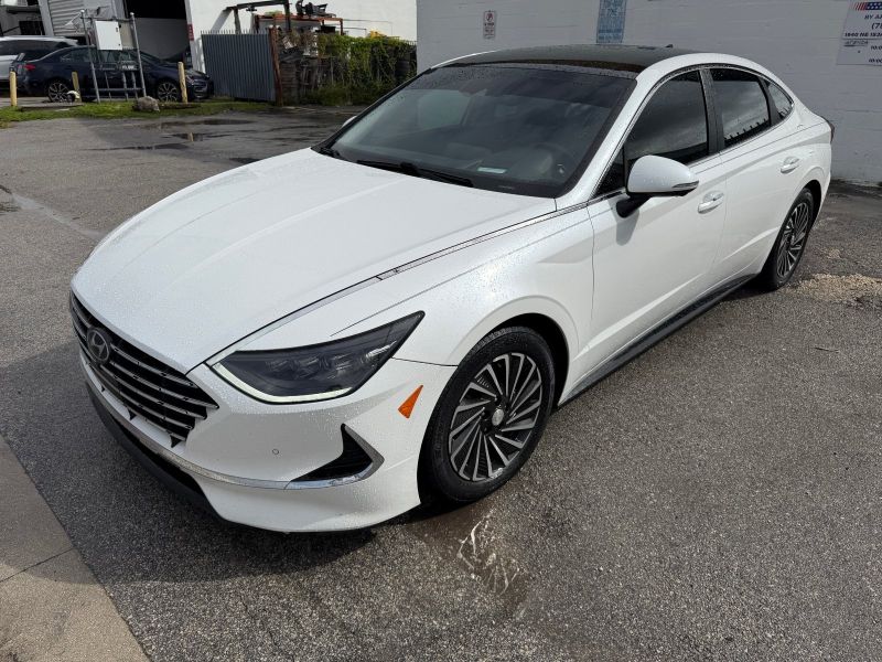 Hyundai Sonata Hybrid long-term rental in Miami, Florida